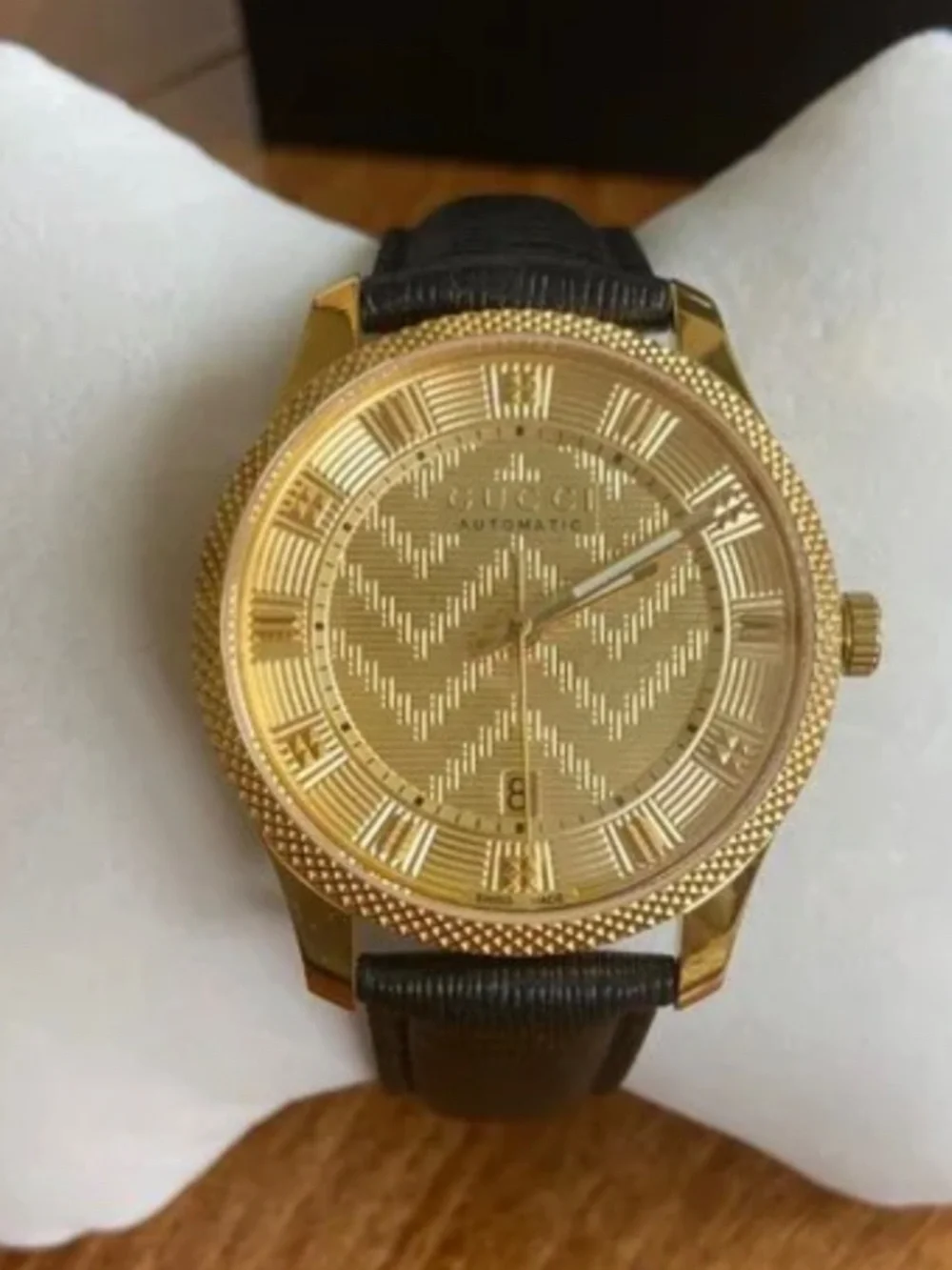 Gucci Men's YA126340 'Eryx ' Black leather watch - Gold - Tone